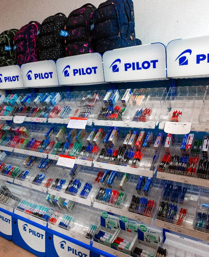 Articoli di cartoleria esposti presso il Cash&Carry Prosdocimi