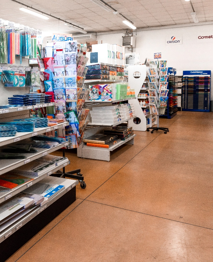 Articoli di cartoleria esposti presso il Cash&Carry Prosdocimi